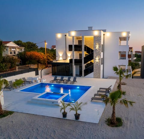 Property building, Swimming pool