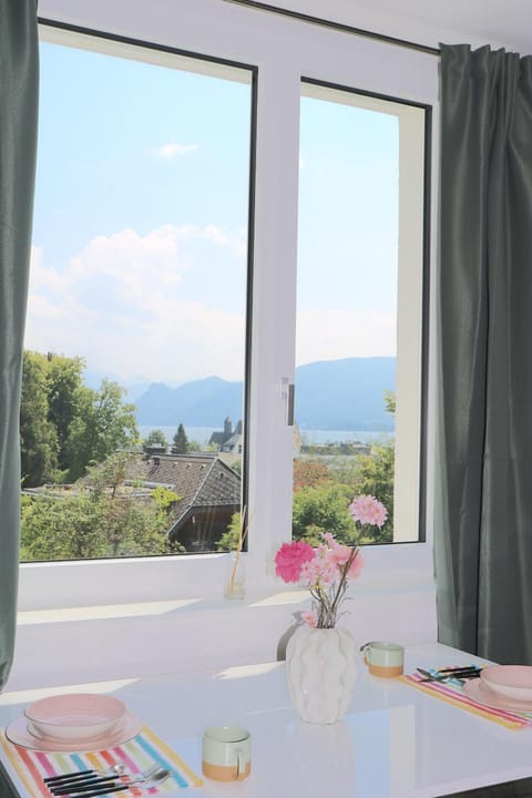 Natural landscape, View (from property/room), Dining area, Lake view, Mountain view