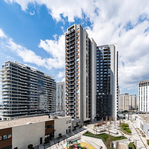 Property building, Day, Neighbourhood, City view, Street view, Location