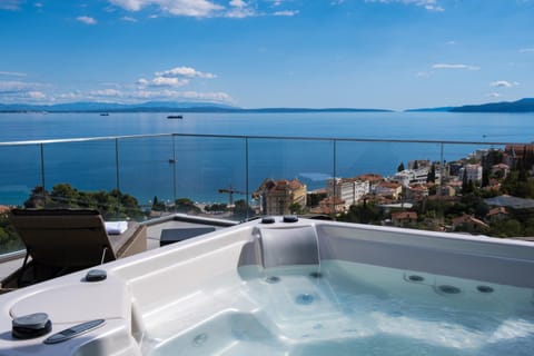 Day, Natural landscape, Hot Tub, View (from property/room), City view, Sea view