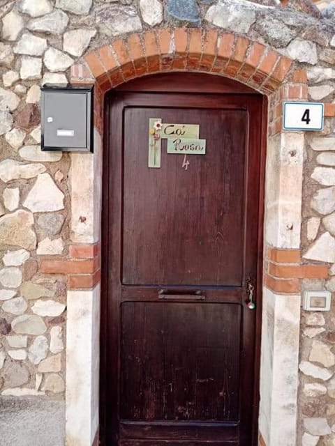 CA'ROSA an Italian experience in the old town Apartment in Cavaion Veronese