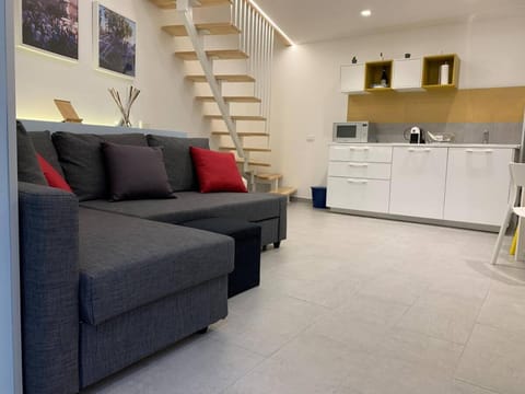 Kitchen or kitchenette, Living room, minibar