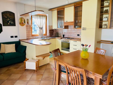 Kitchen or kitchenette, Living room, Dining area, dishwasher