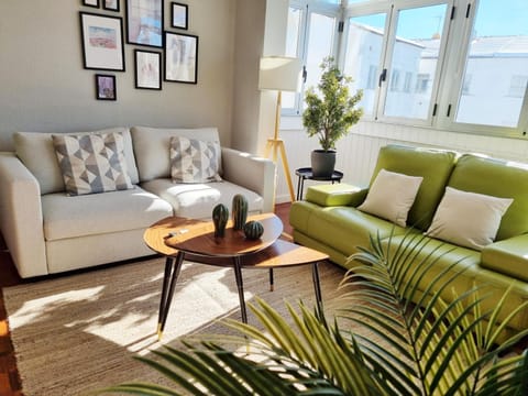 Communal lounge/ TV room, Living room, Lounge or bar