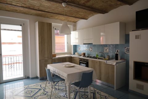 Dining area, Communal kitchen