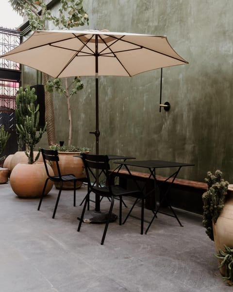 Restaurant/places to eat, Off site