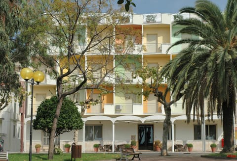 Property building, Day