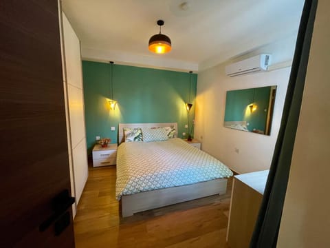 Bed, Photo of the whole room, Bedroom, air conditioner