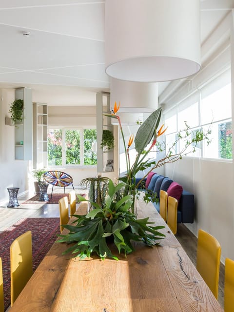 Lobby or reception, Decorative detail, Seating area