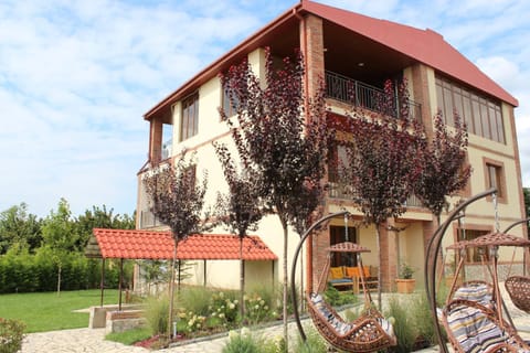 Property building, Day