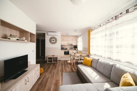 Kitchen or kitchenette, Living room