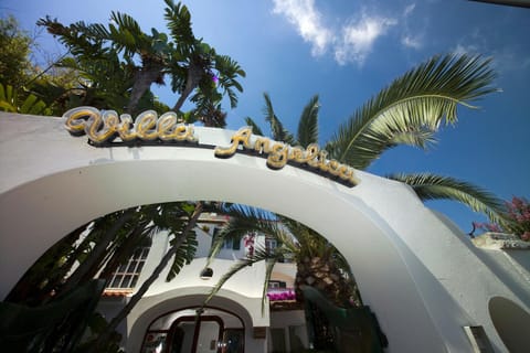 Day, Property logo or sign