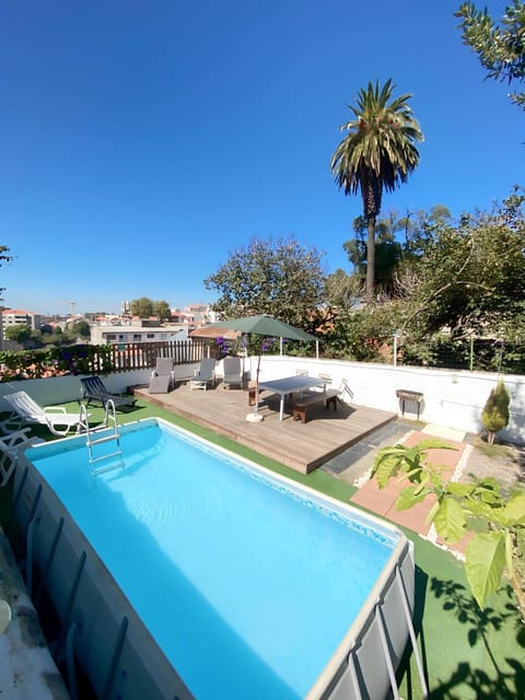 Swimming pool, sunbed