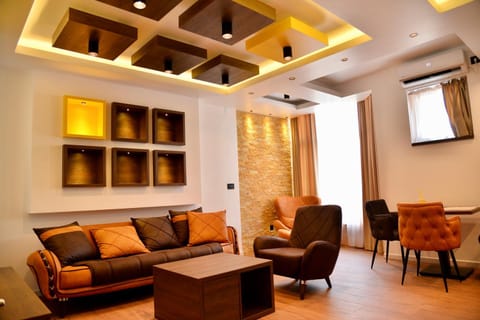 Living room, Seating area