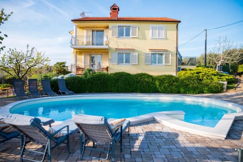 Property building, Pool view, Swimming pool, sunbed