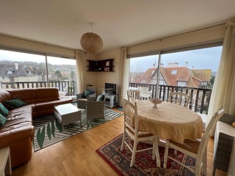 TV and multimedia, View (from property/room), Balcony/Terrace, Living room, Dining area