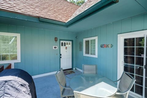 TheDragon's Den Mega Cabin Sleeps 12 Cabin in Lake Arrowhead