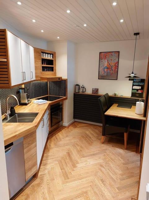 Kitchen or kitchenette, Dining area, pet friendly