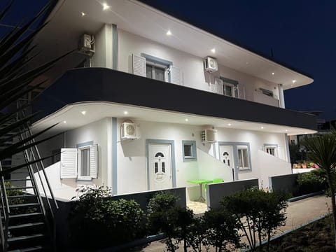 Villa Isufi Apartment in Ksamil
