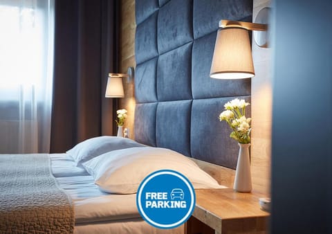 Bed, Photo of the whole room, Decorative detail, Bedroom