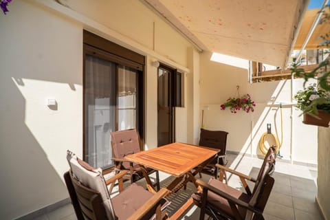 Patio, Facade/entrance, Balcony/Terrace