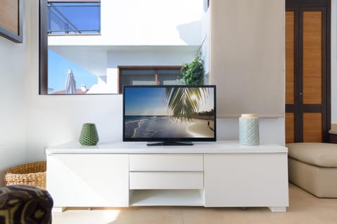 Communal lounge/ TV room, TV and multimedia