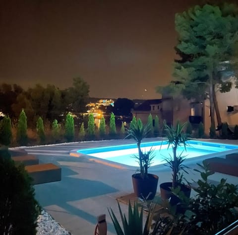 A&A Apartments by the sea Apartment in Okrug Gornji