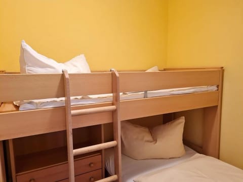 Ferienwohnung 2 im Haus am See mit Terrasse und Wintergarten Apartment in Sellin