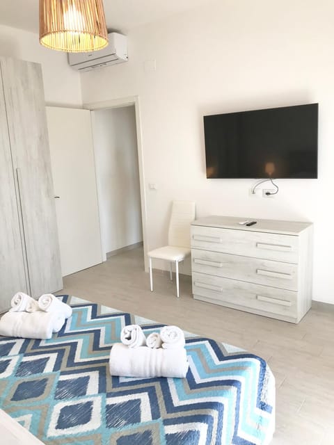 TV and multimedia, Bedroom, towels, air conditioner