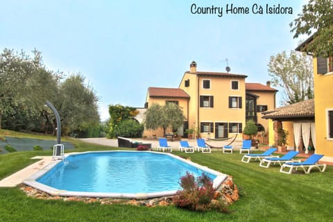 Property building, Garden, Garden view, Pool view, Swimming pool, sunbed