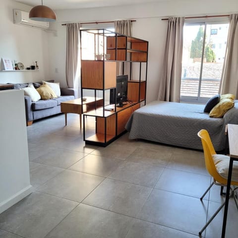 Bed, TV and multimedia, Living room, Photo of the whole room, Bedroom, air conditioner