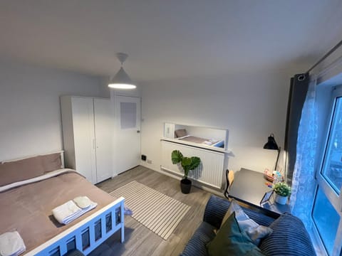 Bed, Seating area, Bedroom, towels