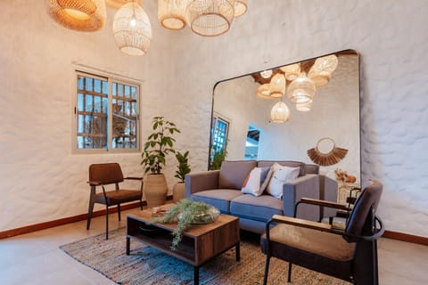 Communal lounge/ TV room, Living room, Seating area