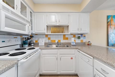 Summer House West B102 by Vacation Homes Collection Apartment in West Beach