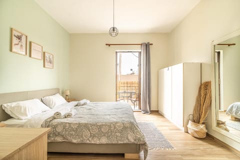 Bed, Photo of the whole room, Bedroom, wardrobe