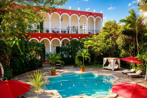 Property building, Swimming pool