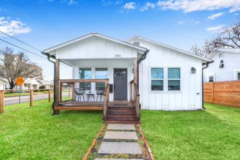 Bridge Haus House in New Braunfels