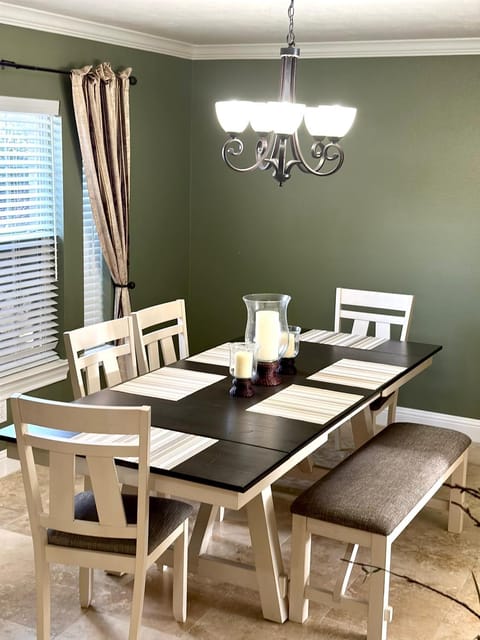 ~~ Big Family Home near 99 / i10 / kid friendly~~ House in Houston