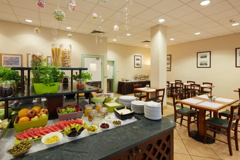 Restaurant/places to eat, Food and drinks, Food