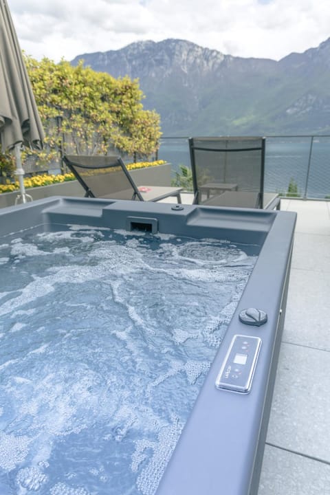 Hot Tub, Balcony/Terrace