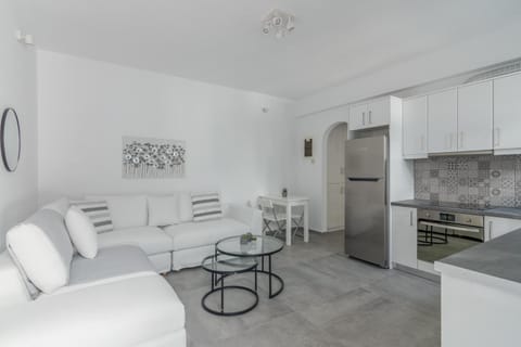 Marvelous One Bedroom House In Paros Apartment in Naousa