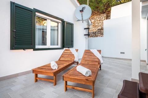 Villa Anima, Stanici, near Omiš Villa in Split-Dalmatia County