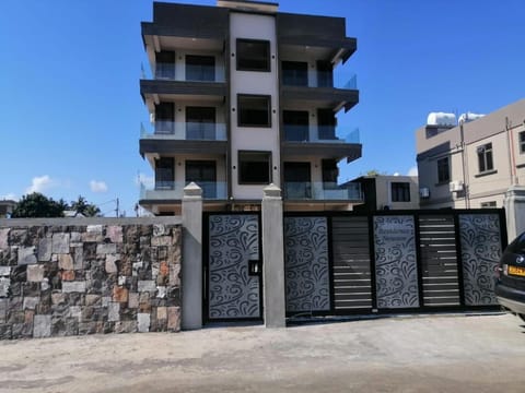 Property building, Facade/entrance, Property logo or sign
