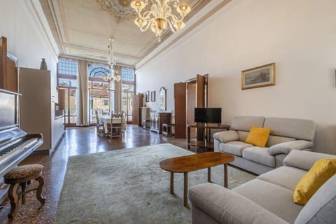 Communal lounge/ TV room, Living room