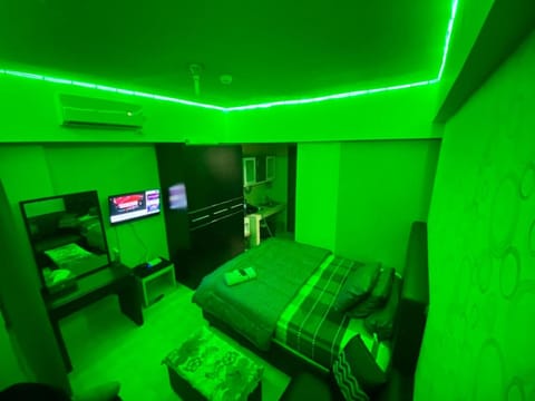 Communal lounge/ TV room, Bed, TV and multimedia, Photo of the whole room, Bedroom, air conditioner