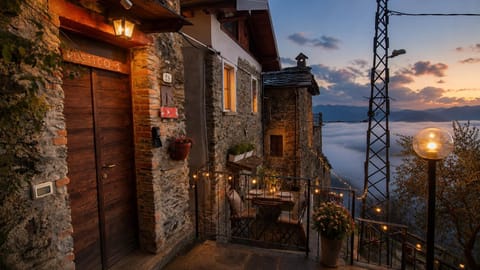 Property building, Patio, Natural landscape, View (from property/room), Balcony/Terrace, Garden view, Lake view, Mountain view, Inner courtyard view