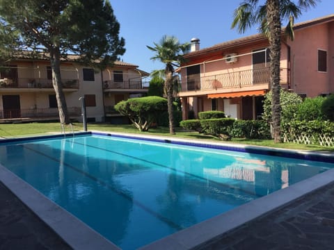 Swimming pool, Swimming pool