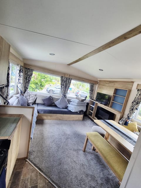 New 2 bed holiday home with decking in Rockley Park Dorset near the sea House in Poole