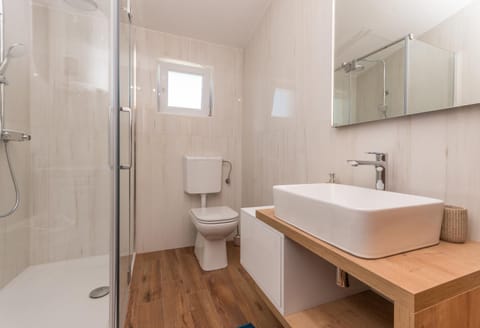 Poolincluded - Holiday Home Maslina House in Šibenik-Knin County, Croatia