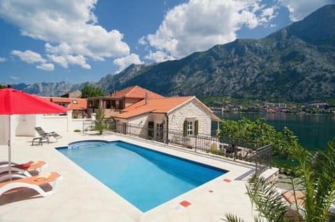 Patio, Mountain view, Swimming pool, sunbed